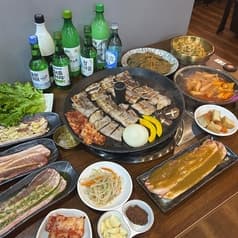 とんどこ 新大久保店