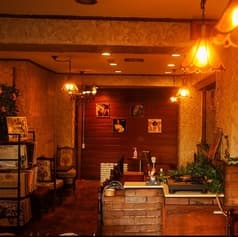 レトロ喫茶 ELLA & LOUIS エラアンドルイ