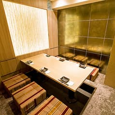 楽蔵 うたげ 八重洲店