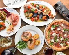 Trattoria e Pizzeria De salita 赤坂