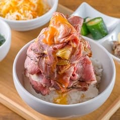 赤身焼肉のカリスマ 牛恋 池袋店