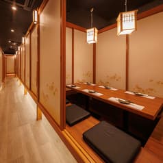 60品刺身や焼き鳥食べ放題　３時間飲み放題　完全個室居酒屋　あやめ庵　池袋西口店