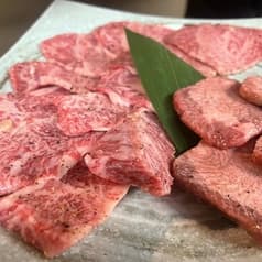 やきにく 牛三 おおつか