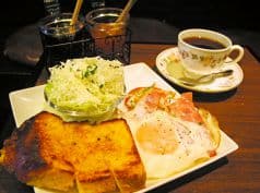 CAFE のらくろ