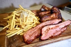 肉とピザのバル 伊太バル