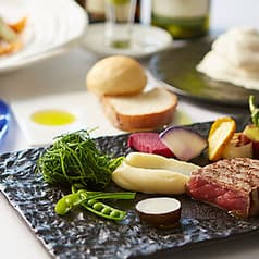 R1 TOKYO Bar&Restaurant
