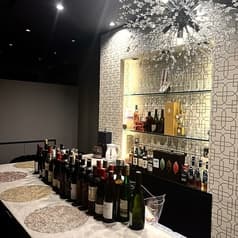 靴を脱いで楽しむ bar embrace エンブレイス