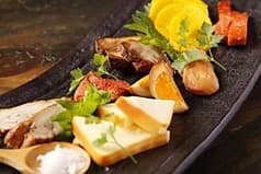 煙 炭火焼き 燻製料理専門店